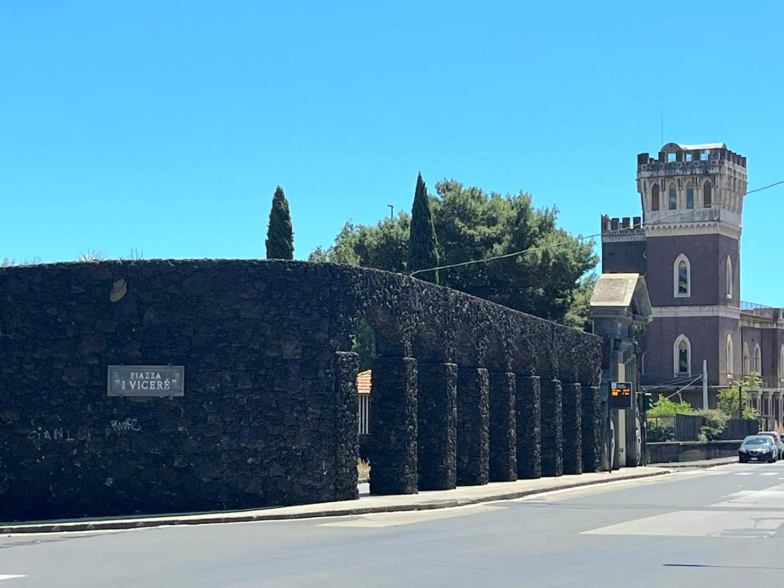 Casa Morgan Holidays In Sicily Катания Экстерьер фото